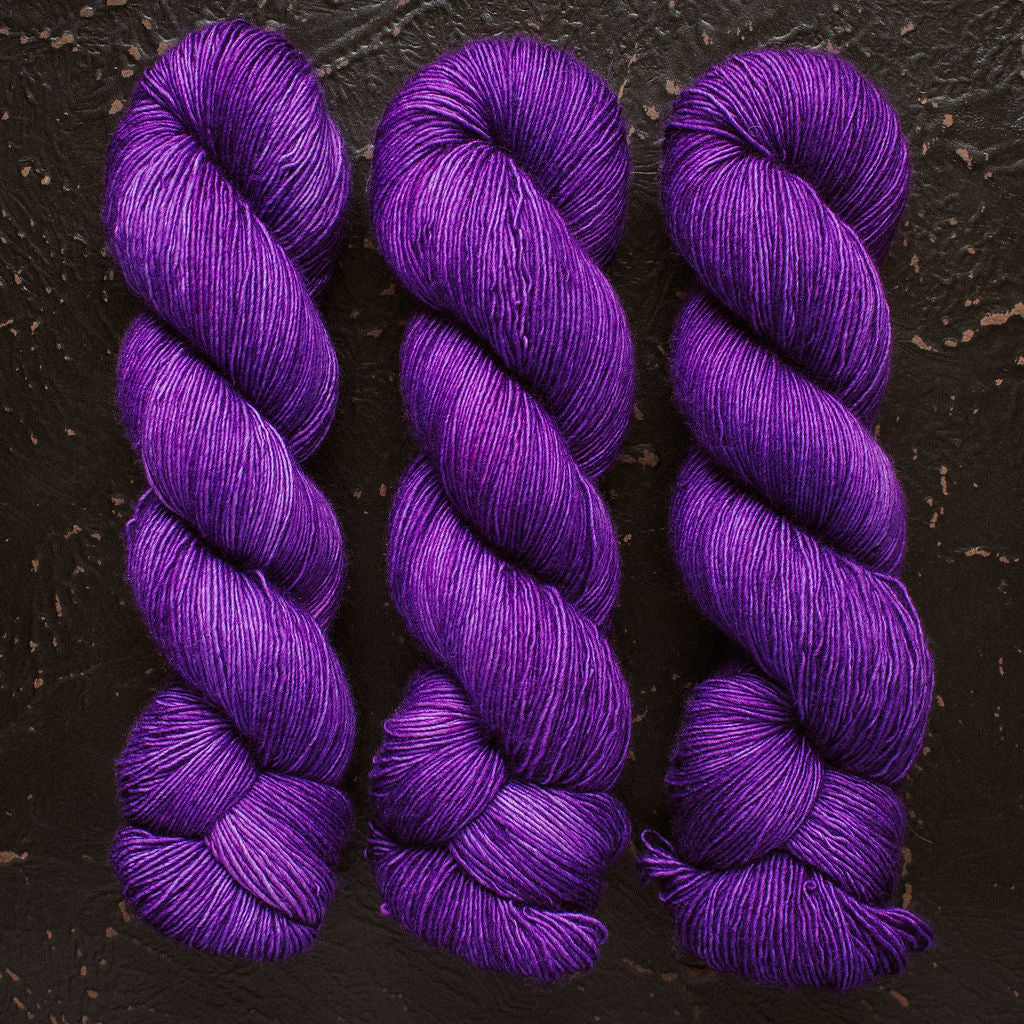 "Amethyst" Hand-Dyed Yarn – Dragon Collection