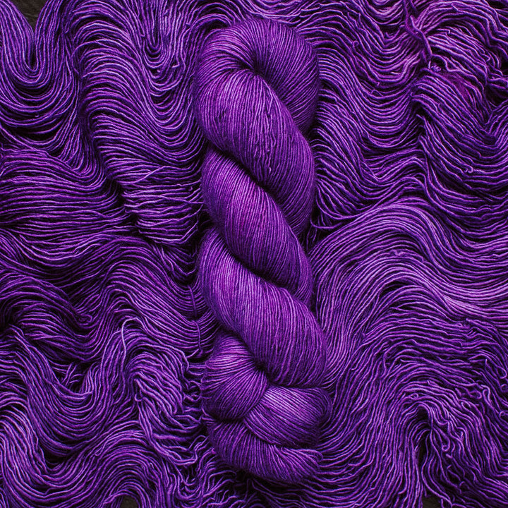 "Amethyst" Hand-Dyed Yarn – Dragon Collection