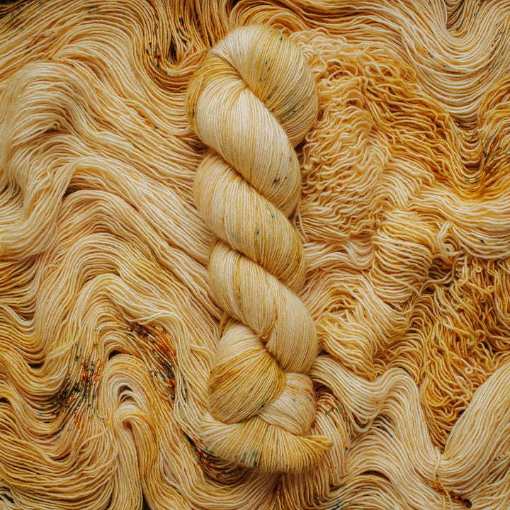 "Andarna" Hand-Dyed Yarn – Dragon Collection