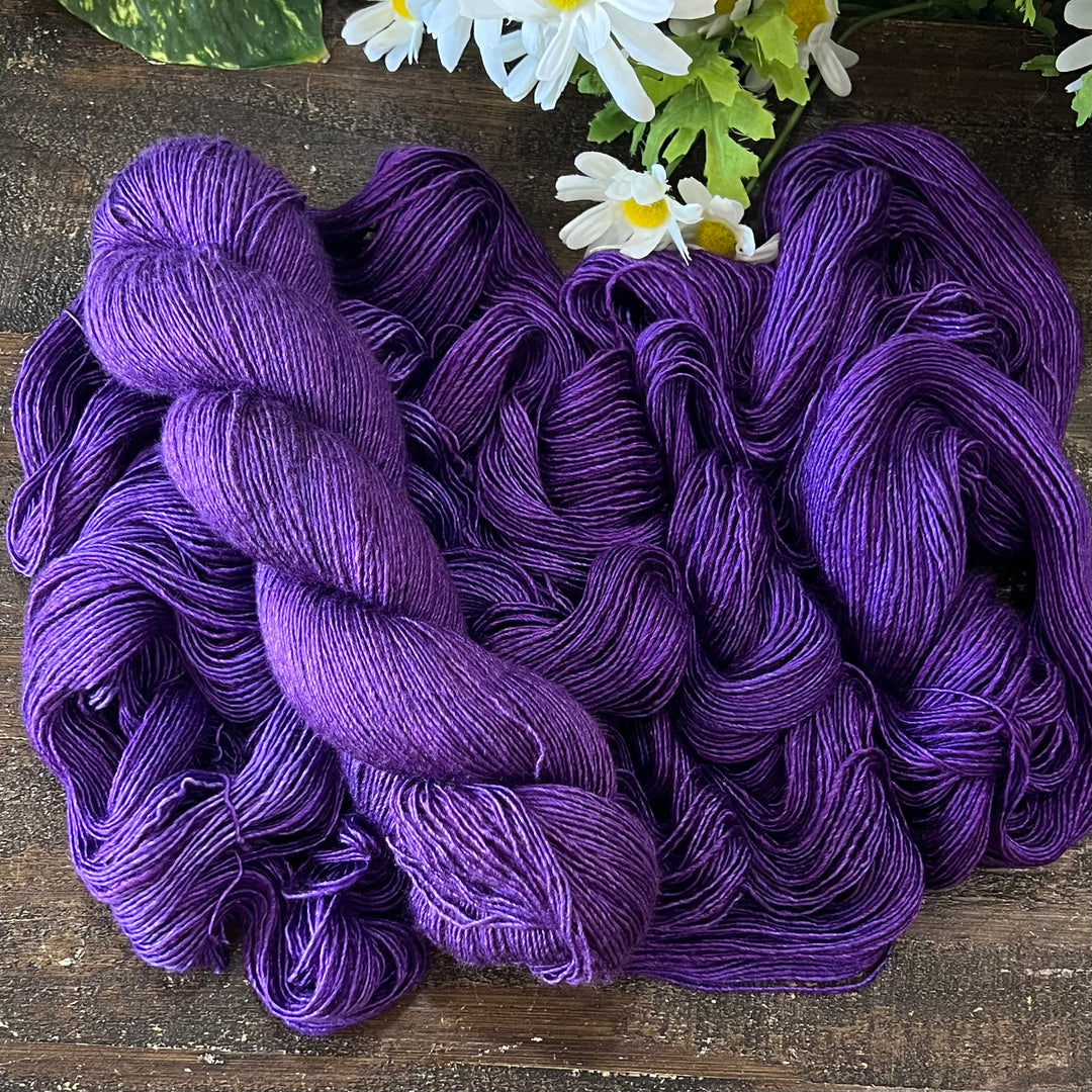 "Amethyst" Hand-dyed Yarn - Silky Singles