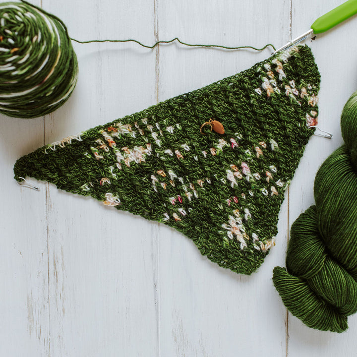 "Primrose" Assigned Pooling Hand-Dyed Yarn – Garden Collection
