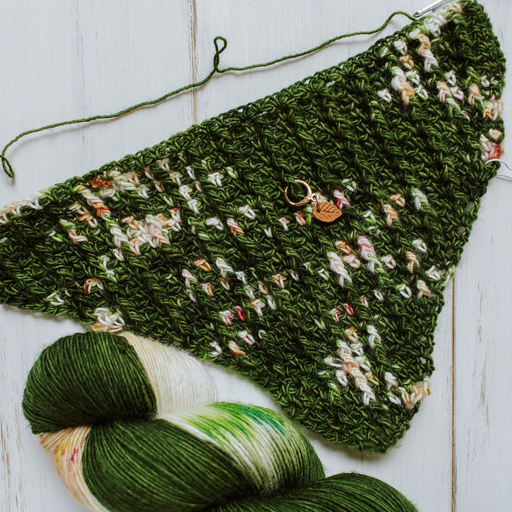 "Primrose" Assigned Pooling Hand-Dyed Yarn – Garden Collection