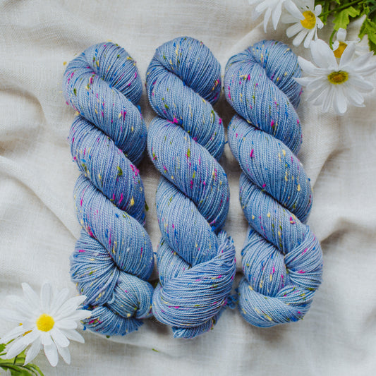 "Periwinkle" Confetti Tweed Sock Hand-dyed Yarn