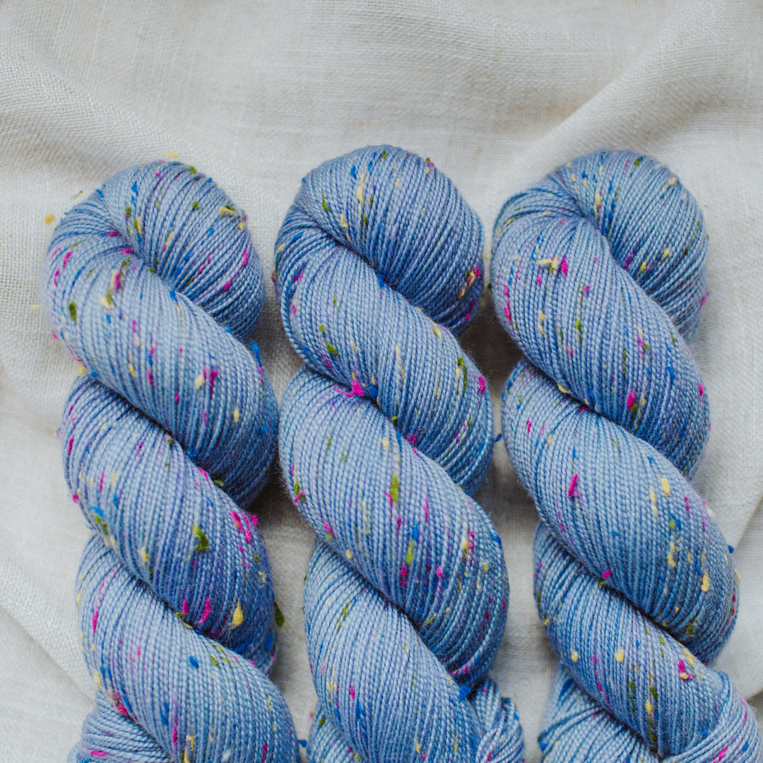 "Periwinkle" Confetti Tweed Sock Hand-dyed Yarn