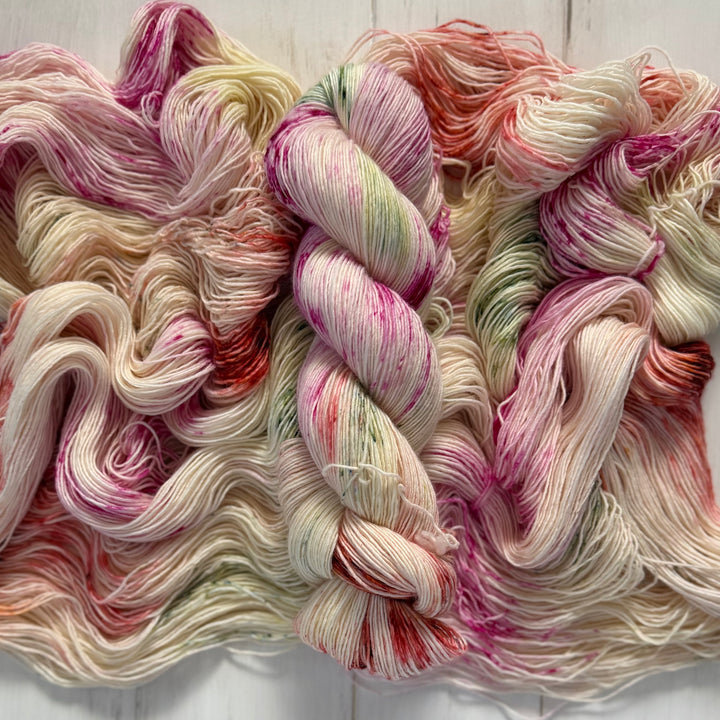 "A Rose A Day" Hand-dyed Yarn - Singles Fingering