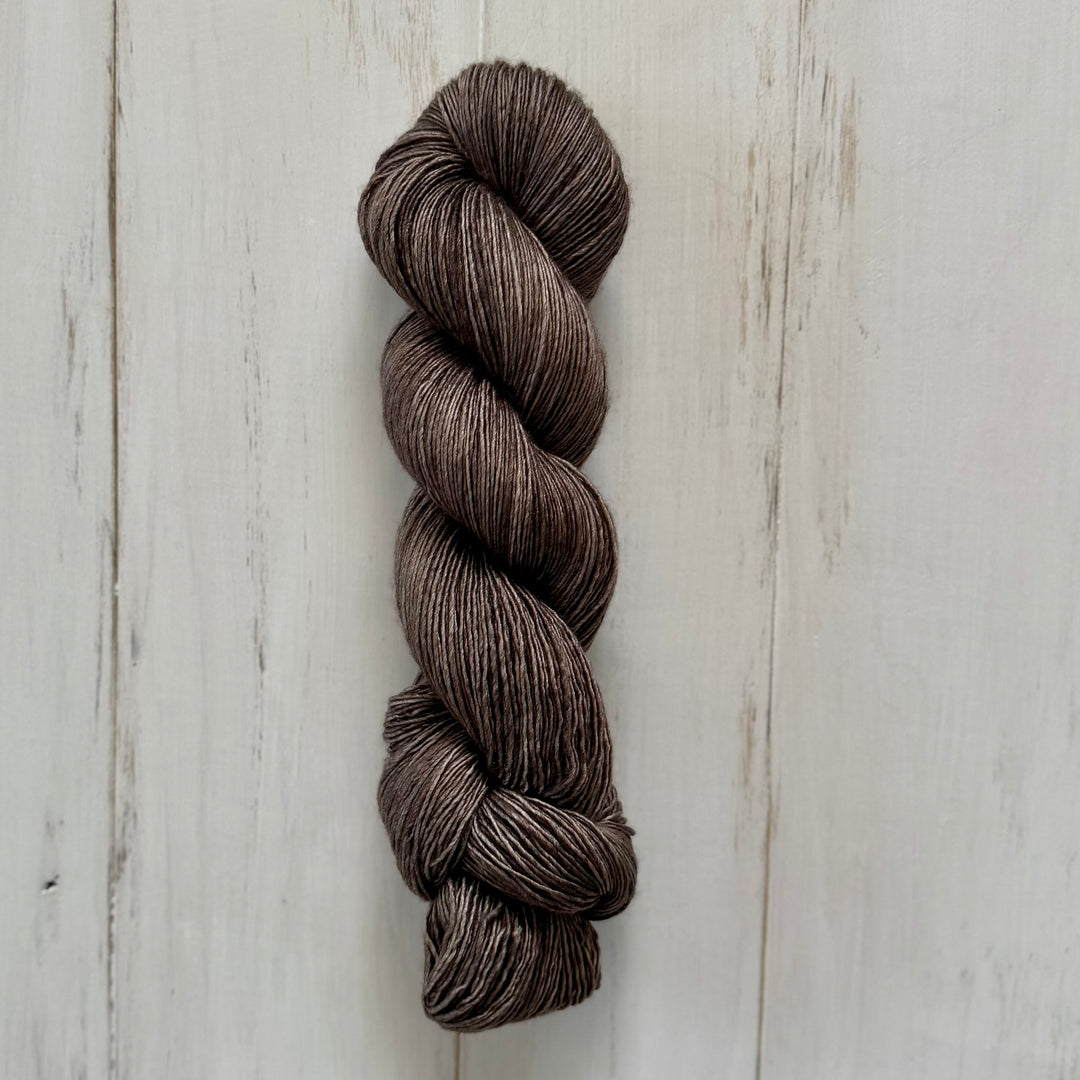 "Castle Leoch" Hand-Dyed Yarn - Silky Singles