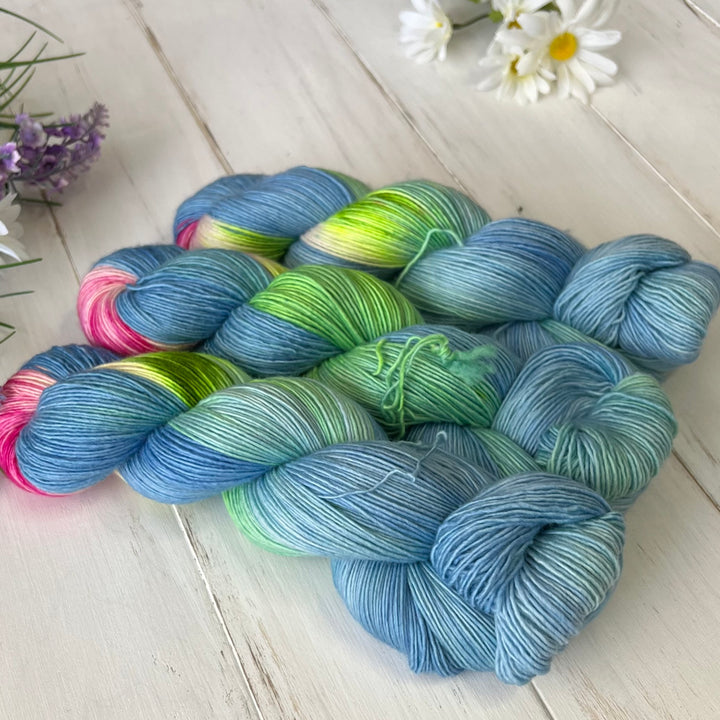"Apple Blossom" Hand-dyed Yarn Assigned Pooling