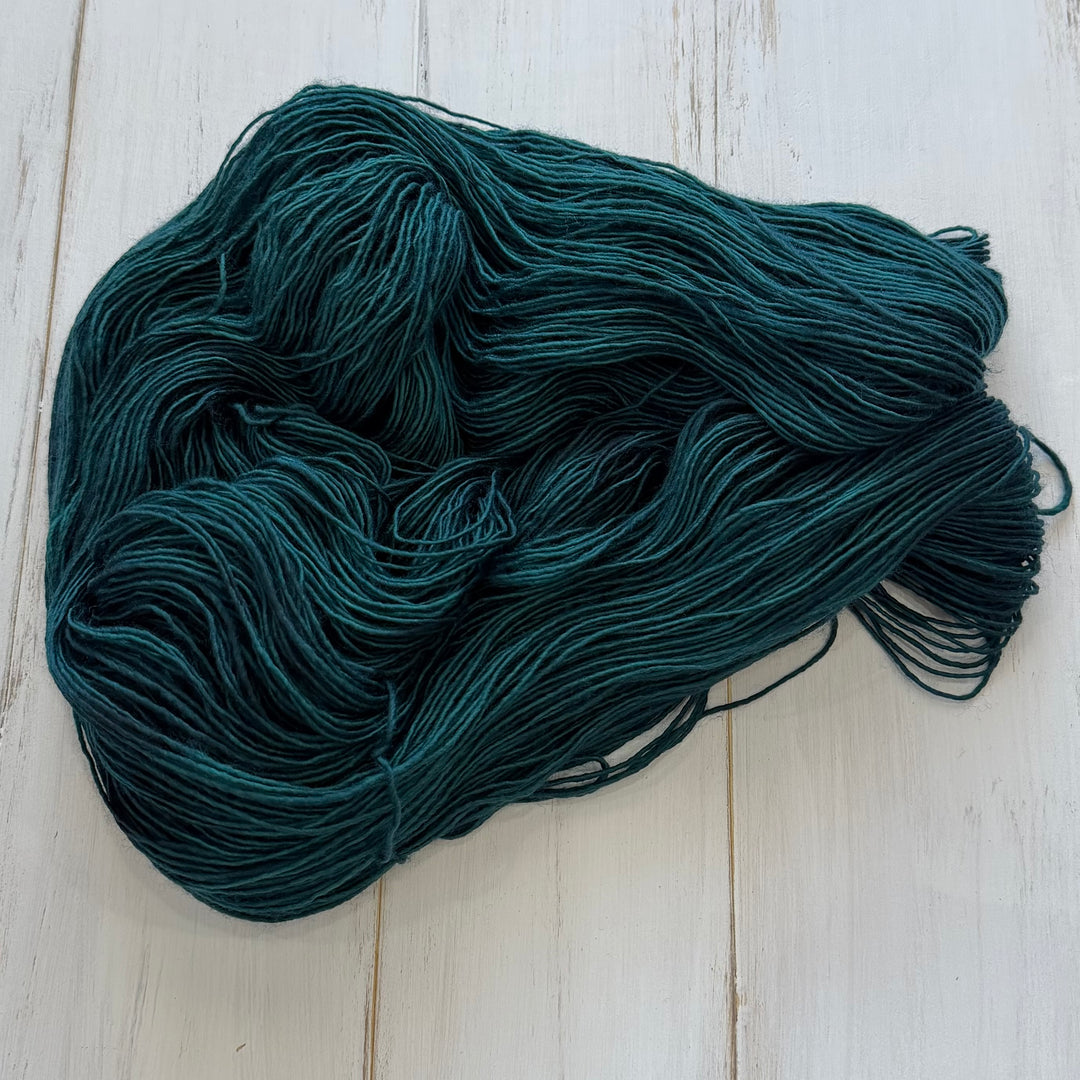 "From Paris With Love" Hand-Dyed Yarn - Singles Fingering