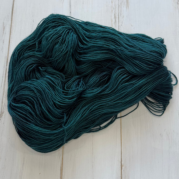 "From Paris With Love" Hand-Dyed Yarn - Singles Fingering