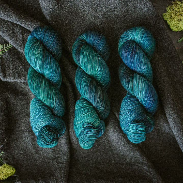 "Liberté" Hand-dyed Yarn - "Outlander" Collection