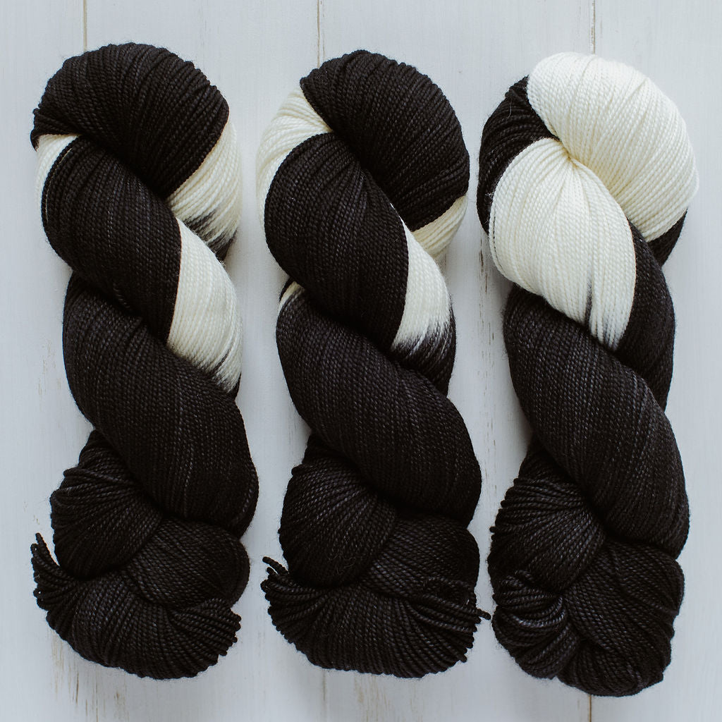 "Mime" Assigned Pooling Hand-dyed Yarn - Pre-Order