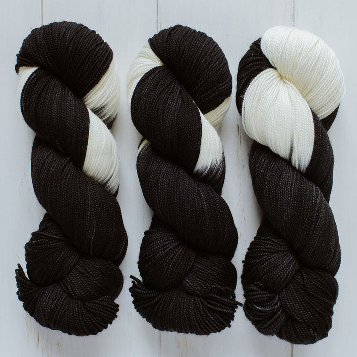 "Mime" Assigned Pooling Hand-dyed Yarn - Pre-Order