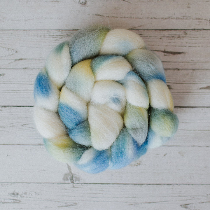 "Baby's Breath" Hand-Dyed Roving - Corriedale