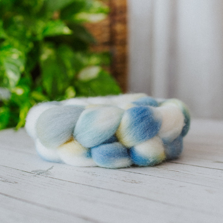 "Baby's Breath" Hand-Dyed Roving - Corriedale