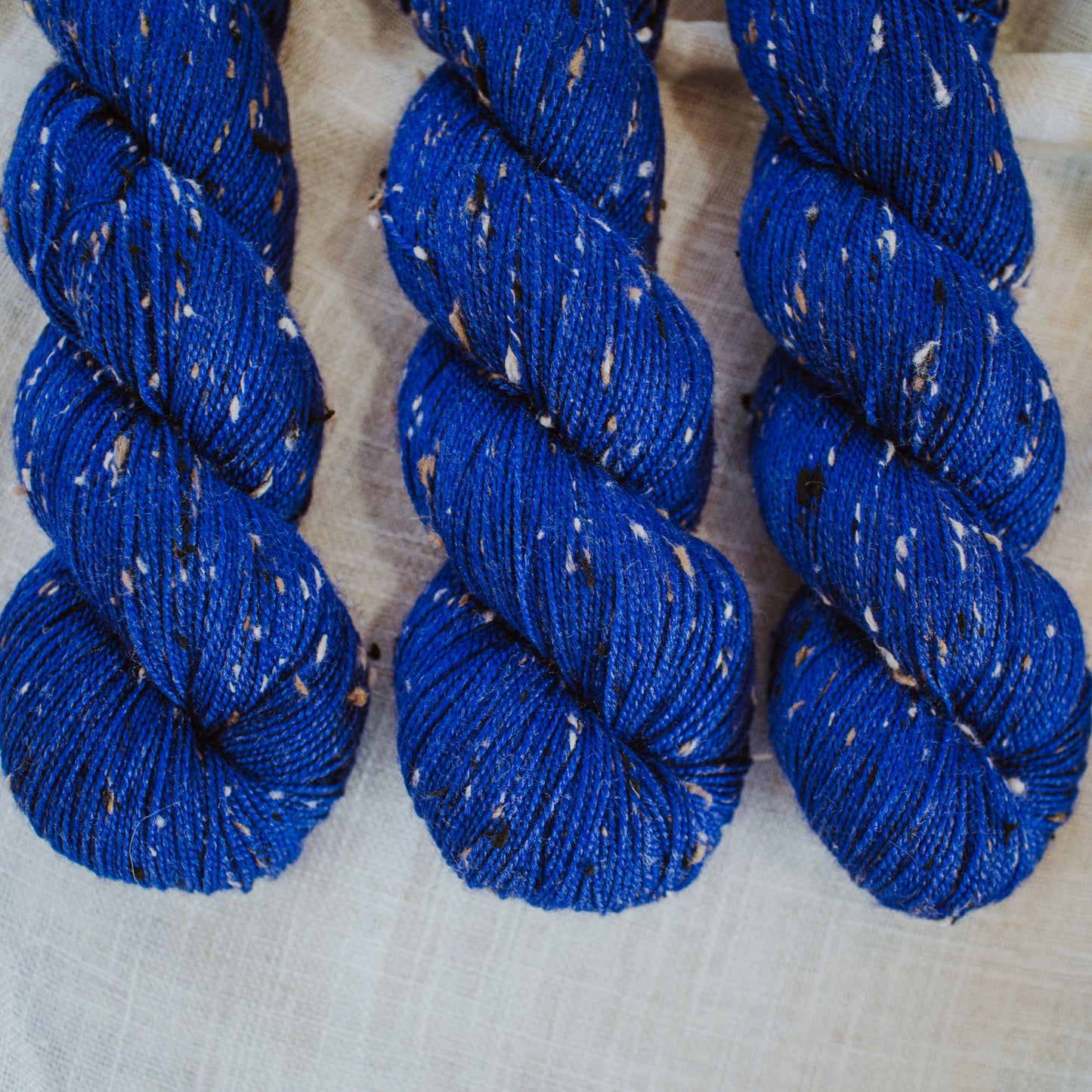 "Grey's Sapphire" Donegal Tweed Hand-dyed Yarn - "Outlander" Collection